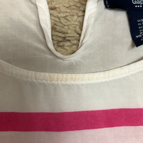 Gap Sleeveless Blouse – XS – Pink Ombre Stripes – Lightweight & Flowy - Picture 5 of 6